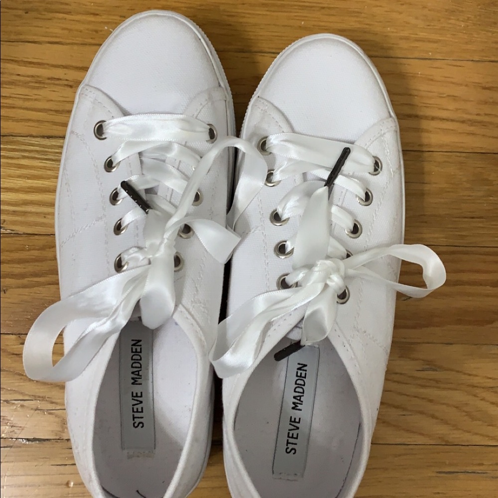 steve madden platforms, ribbon shoe laces, size 8